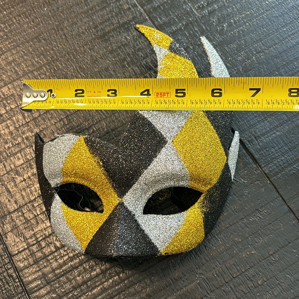 Elegant Harlequin Glitter Face Mask - Black, Silver, Yellow - Picture 5 of 5